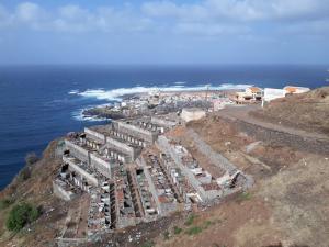  Ponta do Sol , la porcherie collective : une stalle par famille