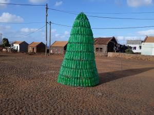 sapin de Noël à Juncalinho, l'art de la récup