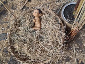 Un "Jésus" irrévérencieux dans une crèche
