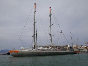  Mindelo , notre voisin de ponton ...