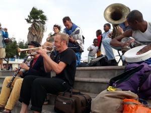  Mindelo l'équipage d'Onkytonk au marché