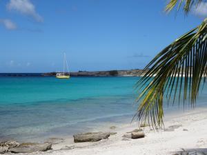 La Blanquilla playa-Yake