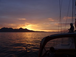 Rum depuis le mouillage sur Eigg 